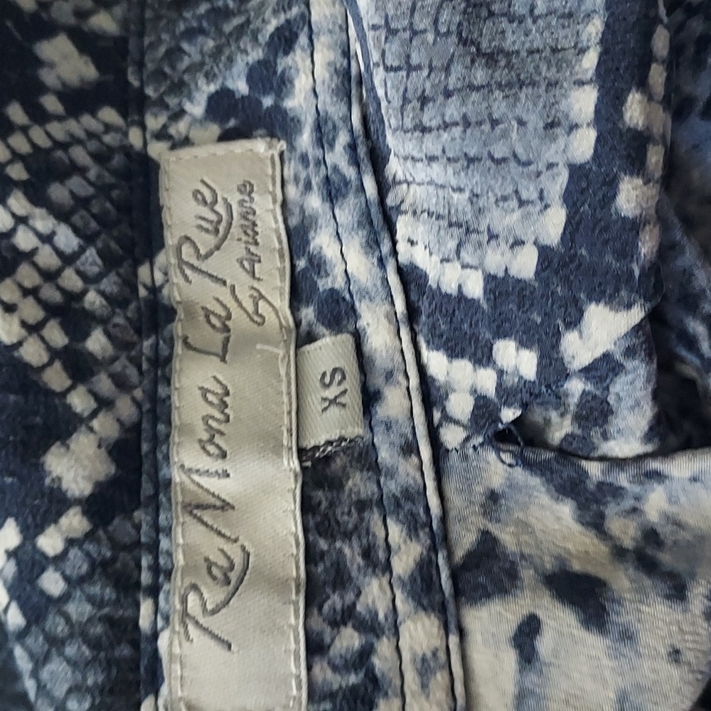 Ramona la Rue 100% Silk Snakeskin Print Blouse Sz-XS - Picture 6 of 7